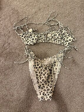 Abercrombie & Fitch Cream and Black Leopard Print bikini